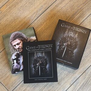 Game of Thrones: The Complete First Season DVD Set - Black